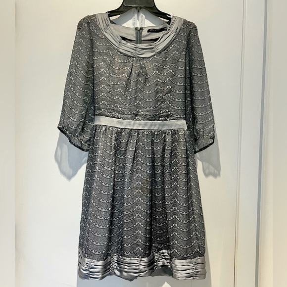 🖤 Unique & flirty dress with 3/4 sleeves & pretty satin trim & bow - Picture 1 of 17